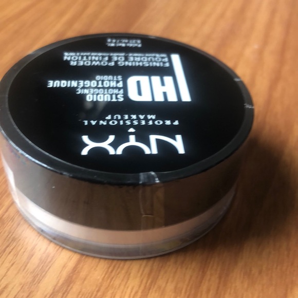 NYX Professional Makeup HD Studio Finishing Powder - Picture 9 of 12